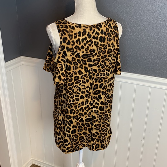 ••SOLD•• Off the shoulder leopard - Picture 4 of 5